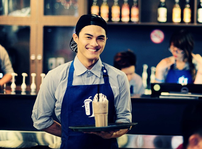 lương phục vụ quán cà phê 