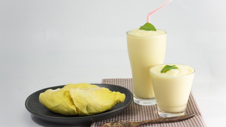 các bước làm sinh tố sầu riêng tại nhà