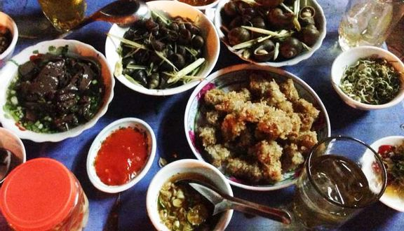 Quán ốc Hai Bà Trưng