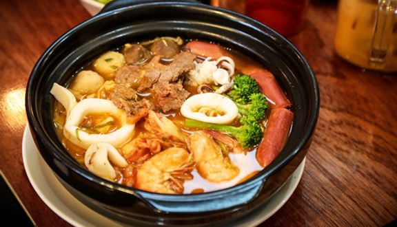 Mì Cay Naga - Làng Đại Học ở Tp. Thủ Đức, TP. HCM | Foody.vn