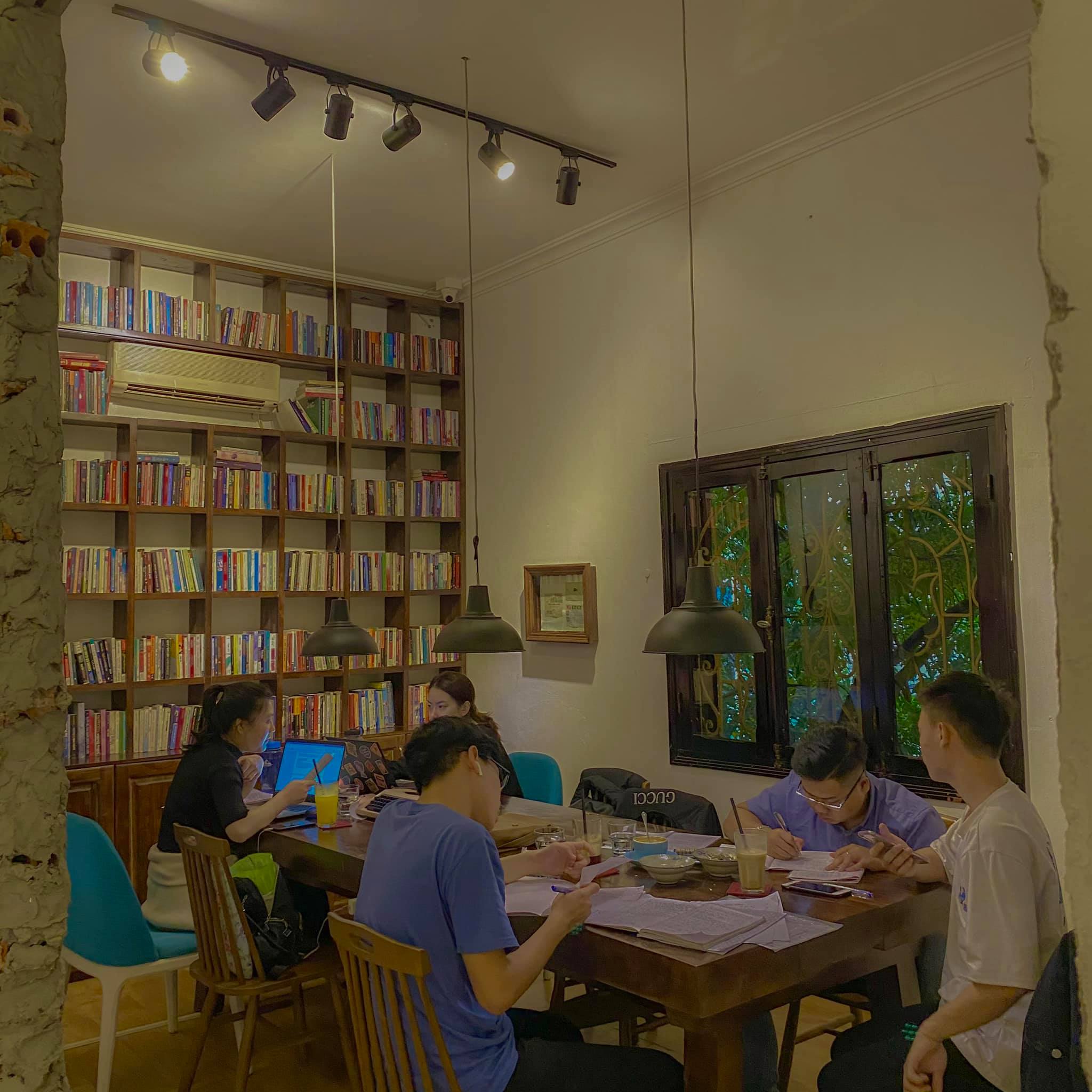 quán cafe yên tĩnh ở cầu giấy 2