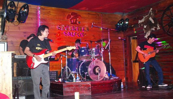 Seventeen Saloon Bar - 76 Trần Hưng Đạo ở Quận Sơn Trà, Đà Nẵng | Foody.vn